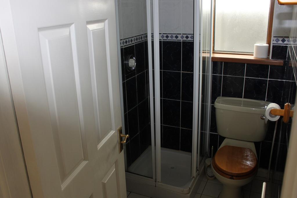 Gardenfield House Bed & Breakfast H91Vh02 Galway Room photo